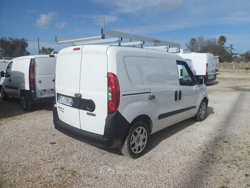 Usata Fiat Doblò 105 CV (77 kW) 2017 Bianco Monovolume