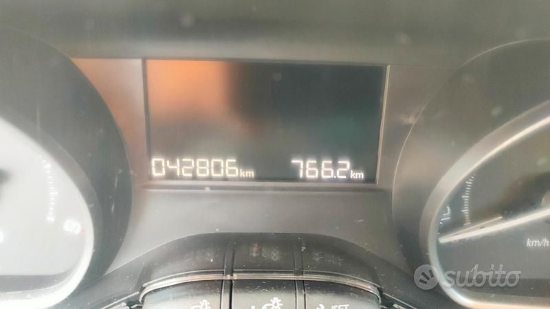 Usata Peugeot 208 Active 75 CV (55 kW) 2017 Bianco Utilitaria