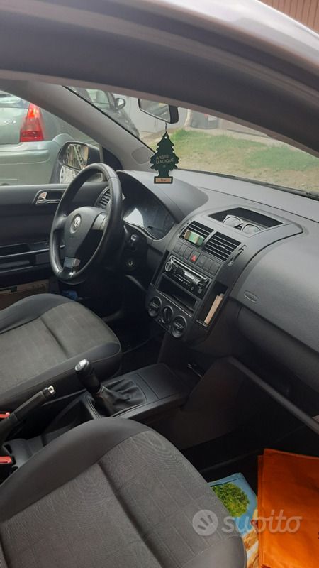 Usata VW Polo 54 CV (39 kW) 2006 Grigio Utilitaria