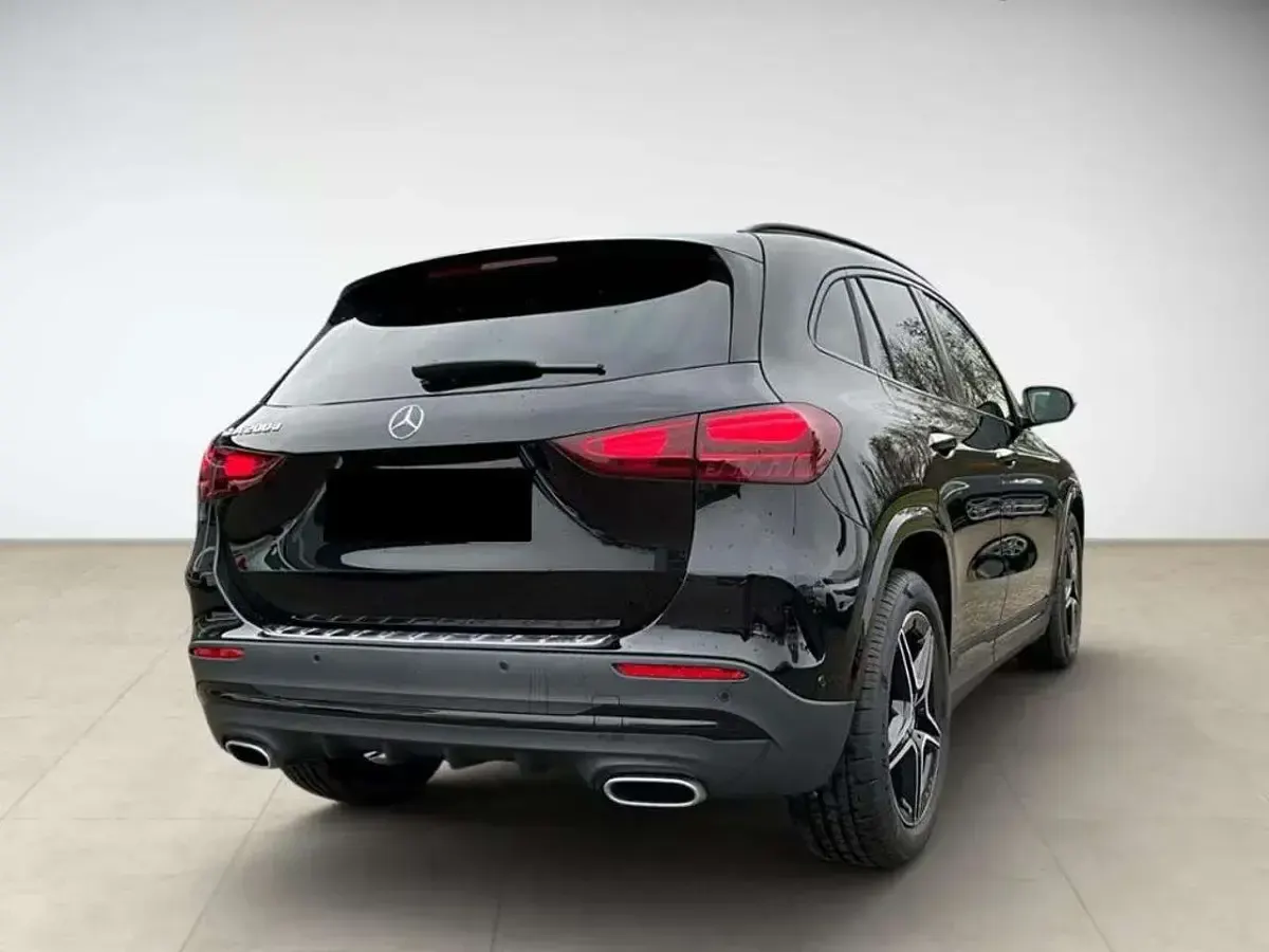 Usata Mercedes GLA200 Premium 150 CV (110 kW) 2025 Nero SUV