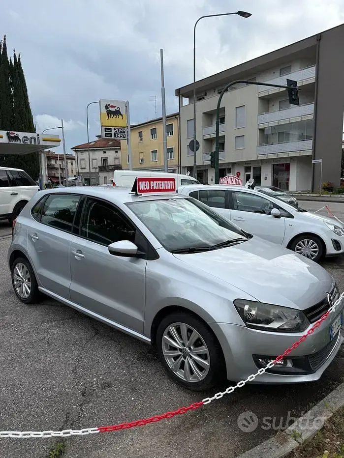 Usata VW Polo Highline 75 CV (55 kW) 2010 Grigio Utilitaria