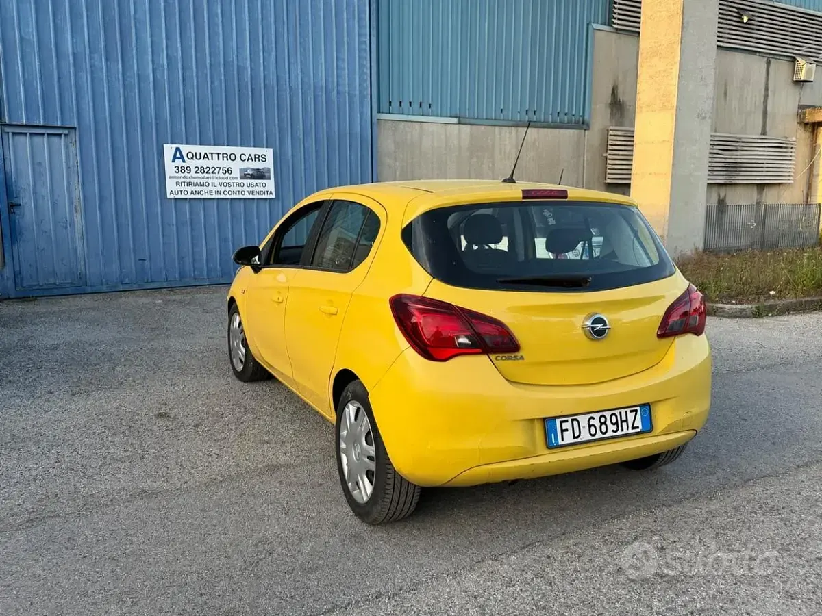 Usado Opel Corsa 90 CV (66 kW) 2016 Amarillo Utilitario