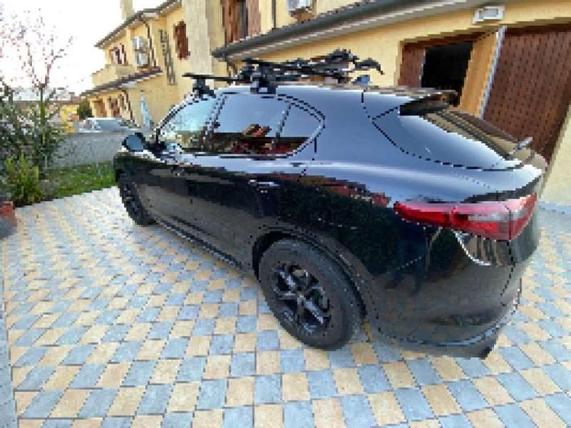 Usata Alfa Romeo Stelvio Veloce 209 CV (153 kW) 2022 Nero SUV