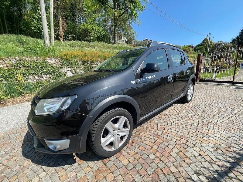 Usata Dacia Sandero Stepway 90 CV (66 kW) 2015 Nero Utilitaria