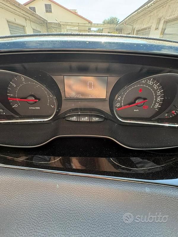 Usata Peugeot 208 68 CV (50 kW) 2013 Nero Utilitaria