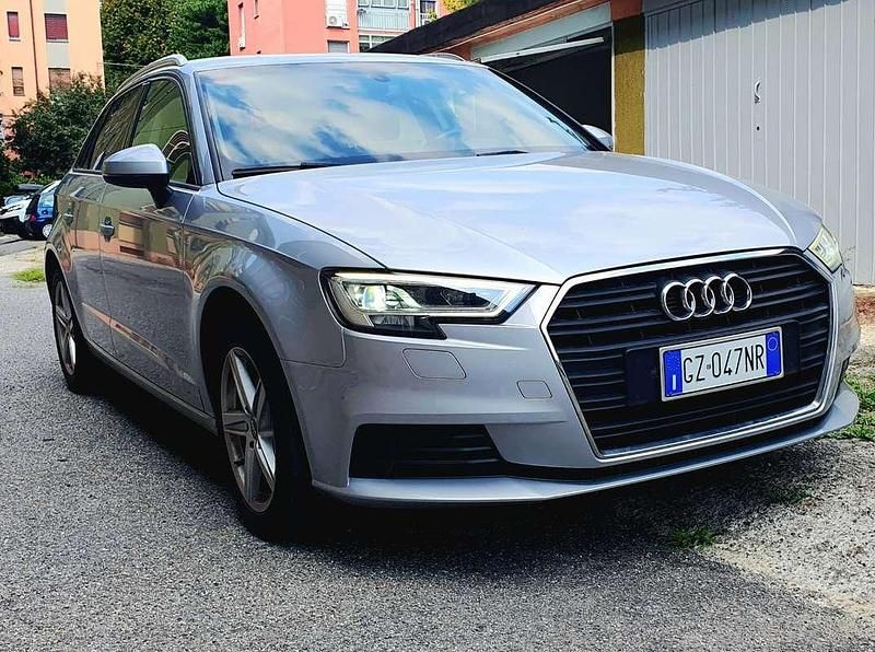 Usata 2019 Audi A3 Sportback Admired Due volumi | 17.900 € (Buon prezzo) - Immagine 1/4