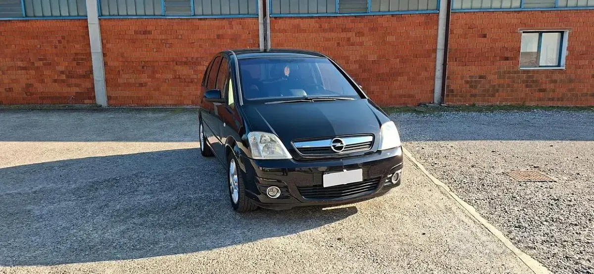 Usata Opel Meriva Enjoy 90 CV (66 kW) 2011 Nero Monovolume