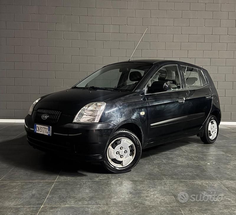 Usata Kia Picanto LX 61 CV (44 kW) 2004 Nero Utilitaria