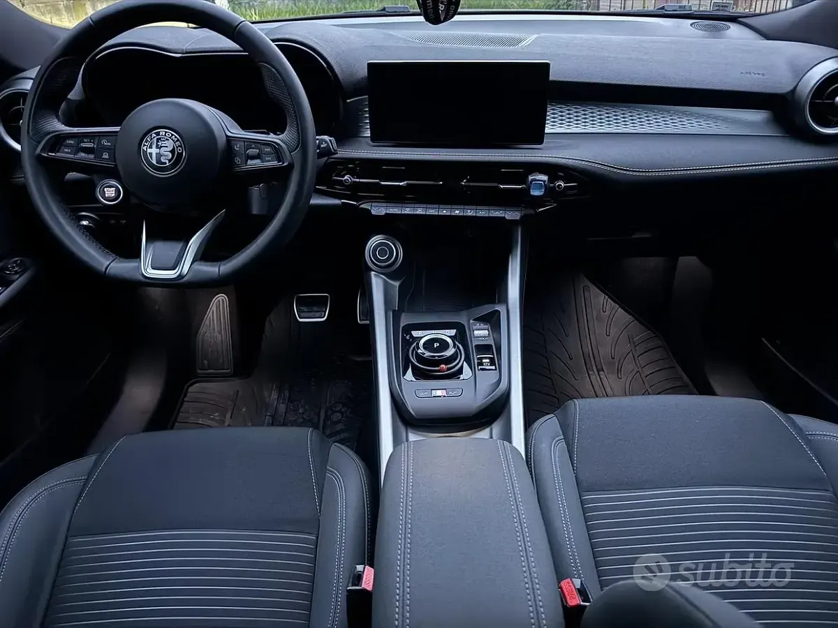 Usata Alfa Romeo Tonale 131 CV (96 kW) 2025 Grigio SUV