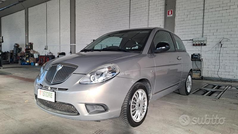 Usata Lancia Ypsilon 69 CV (50 kW) 2011 Marrone Utilitaria