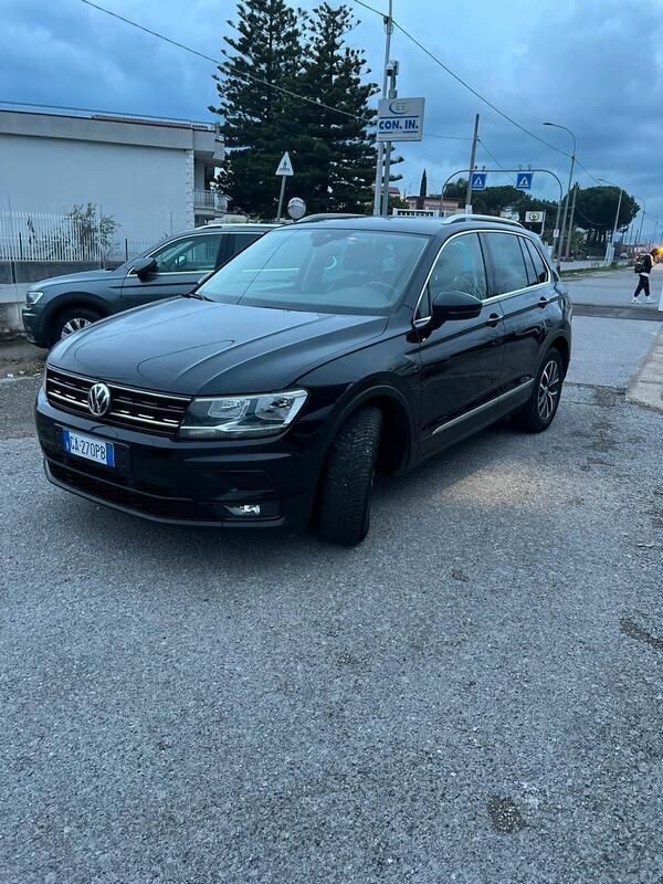 Nero Usata 2020 VW Tiguan Business SUV | 20.303 € (Super prezzo) - Immagine 1/4