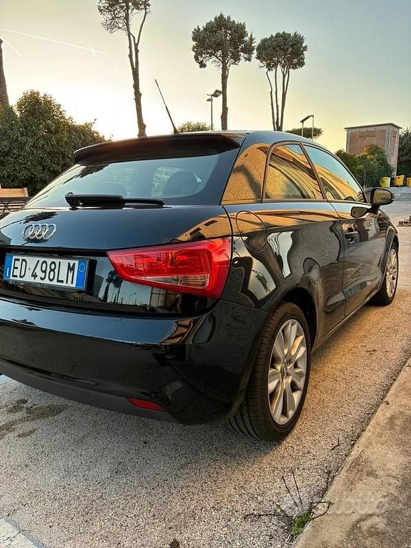 Usata Audi A1 Attraction 86 CV (63 kW) 2010 Nero Utilitaria