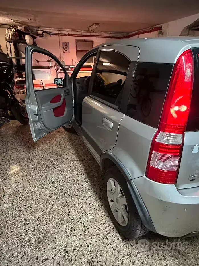 Usata Fiat Panda 4x4 60 CV (44 kW) 2007 Grigio Utilitaria