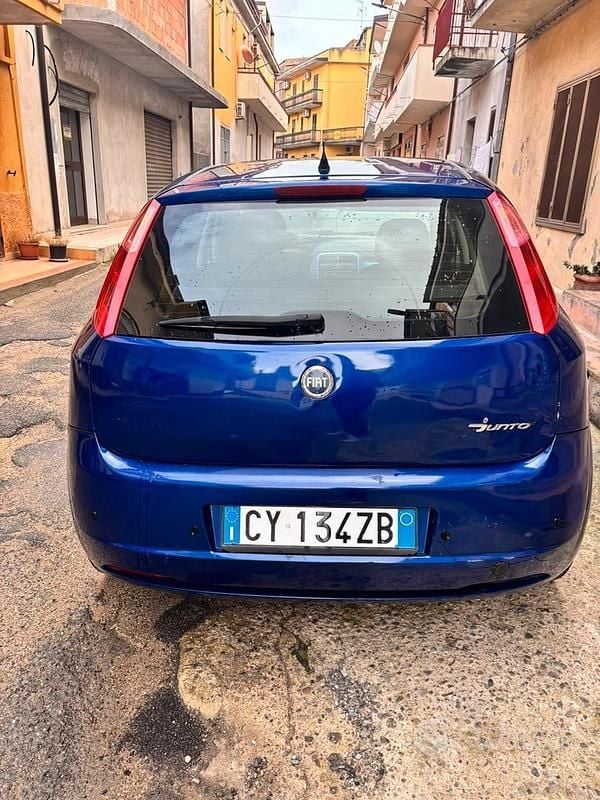 Usata Fiat Grande Punto 65 CV (47 kW) 2005 Blu Utilitaria