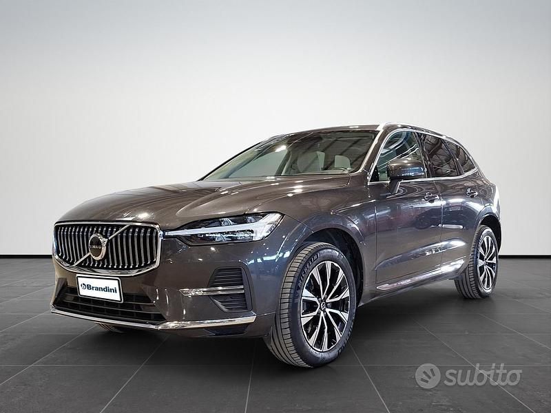 Grigio Usata 2022 Volvo XC60 Plus SUV | 27.965 € (Buon prezzo) - Immagine 1/4