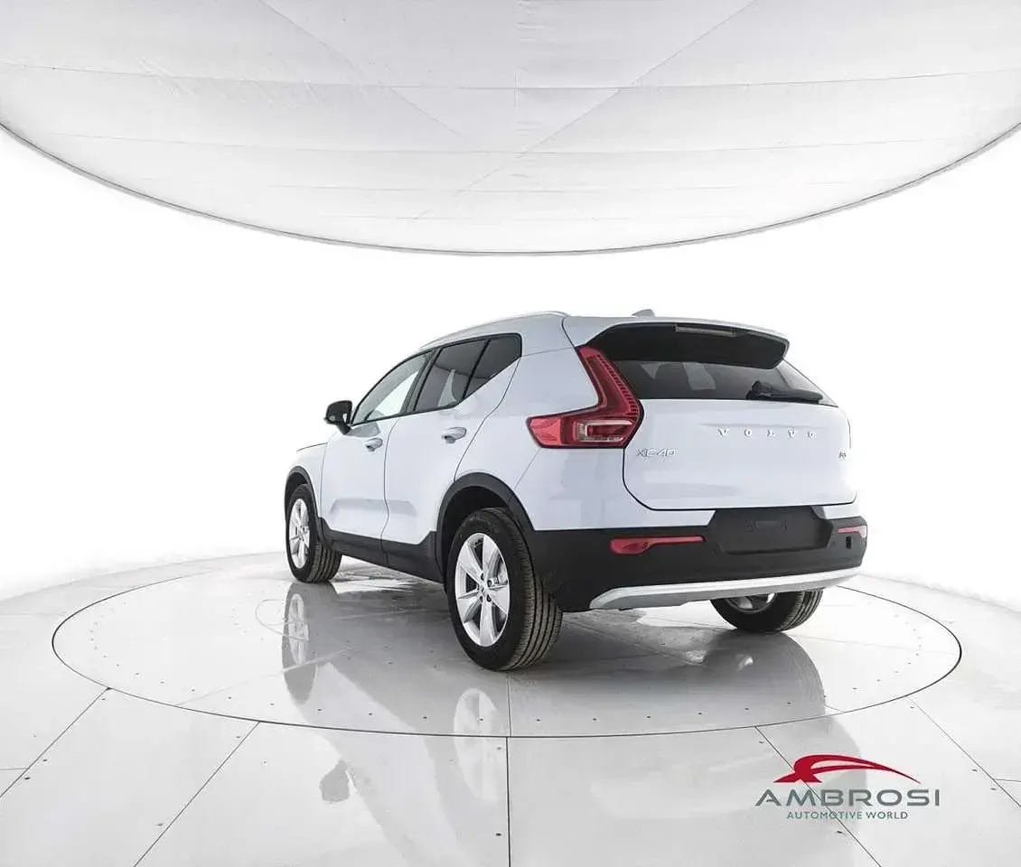 Nuova Volvo XC40 Core 163 CV (119 kW) 2026 Cloud blue SUV