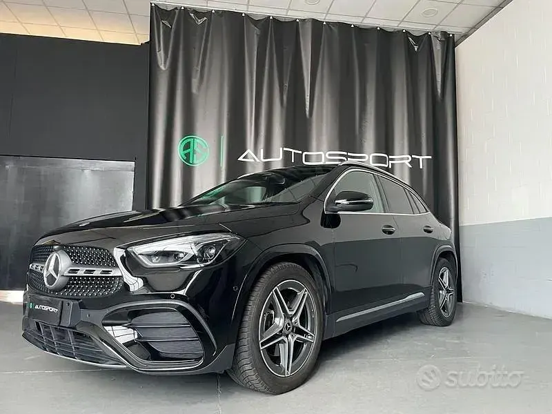 Usata Mercedes GLA180 Advanced Plus 136 CV (100 kW) 2024 Nero SUV