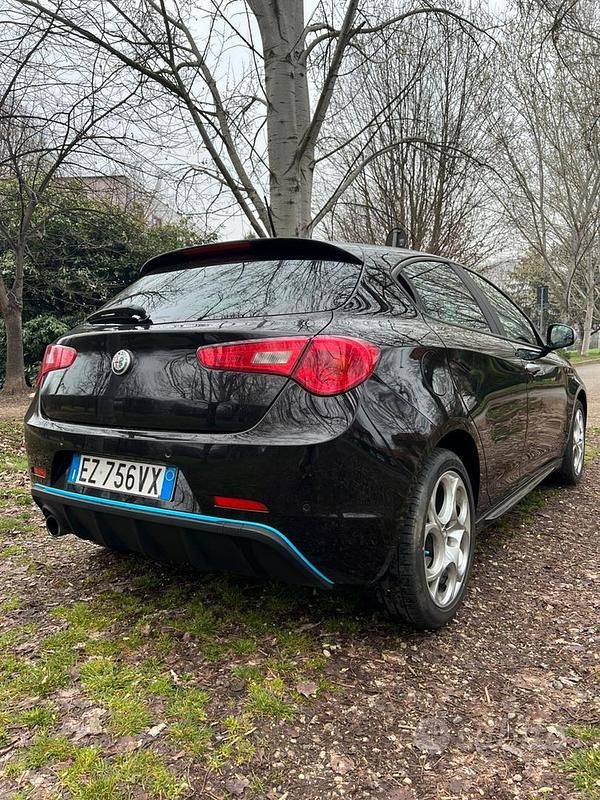 Usata Alfa Romeo Giulietta Distinctive 105 CV (77 kW) 2015 Nero Utilitaria