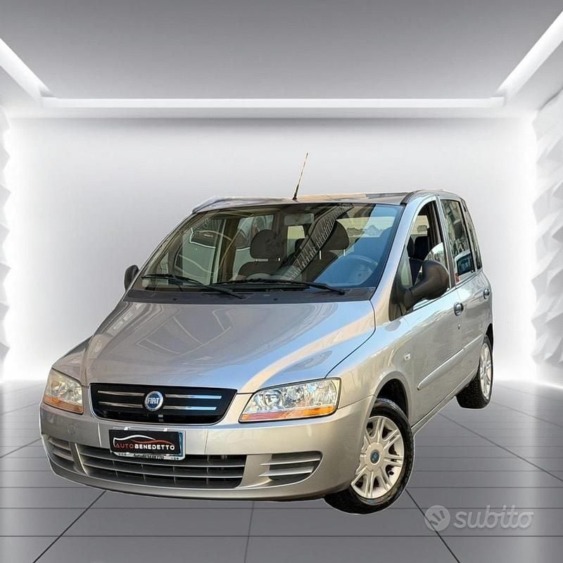 Usata Fiat Multipla Family 110 CV (80 kW) 2005 Grigio Monovolume