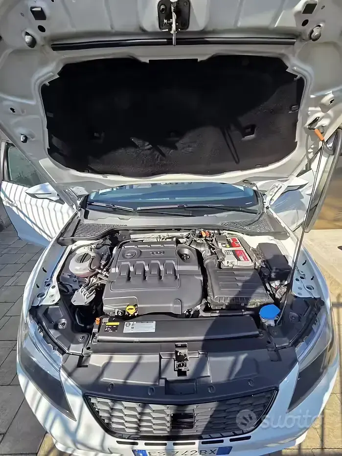 Usata Seat Leon 105 CV (77 kW) 2013 Bianco Berlina