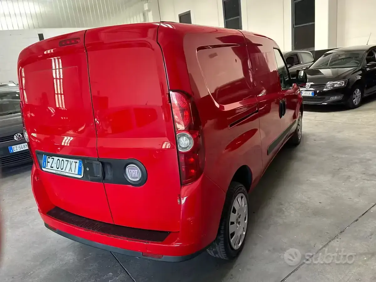 Usata Fiat Doblò Dynamic 120 CV (88 kW) 2012 Rosso Monovolume