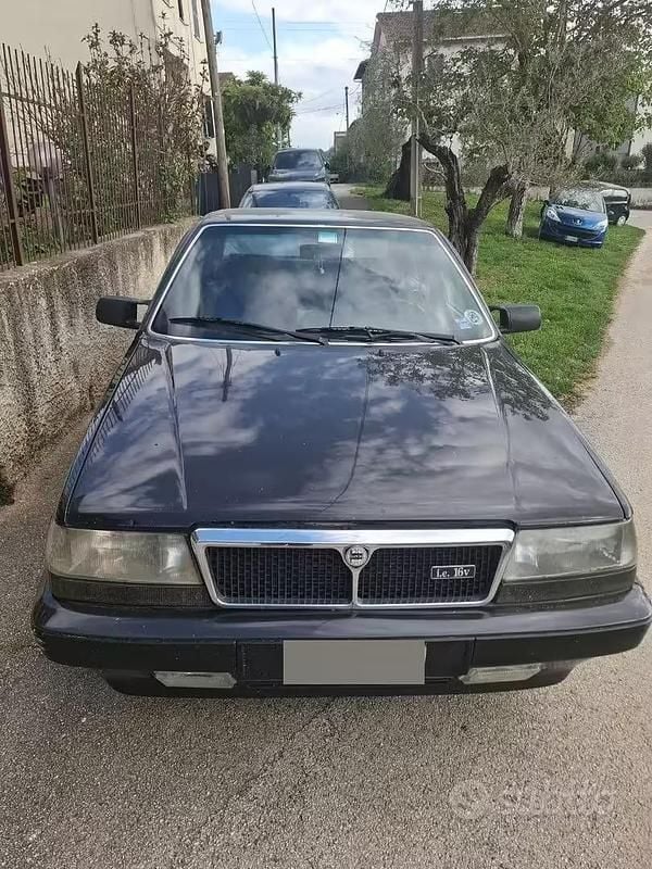 Usata Lancia Thema 147 CV (108 kW) 1990 Nero Berlina
