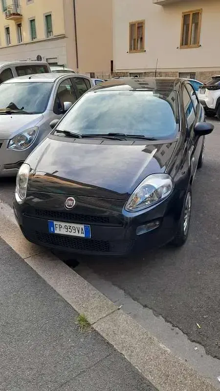 Usata Fiat Punto Street 76 CV (55 kW) 2018 Nero Utilitaria