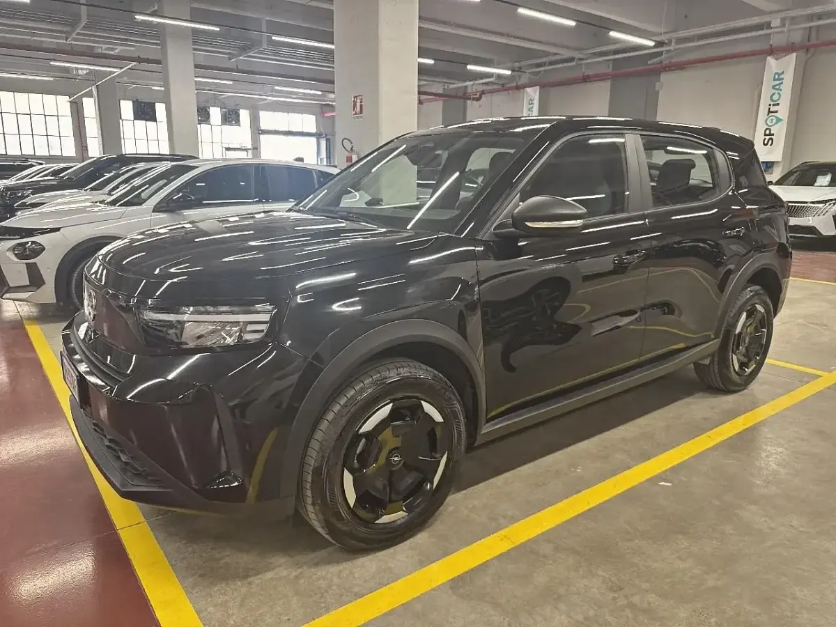 Usata Opel Frontera Edition 145 CV (106 kW) 2025 Nero SUV
