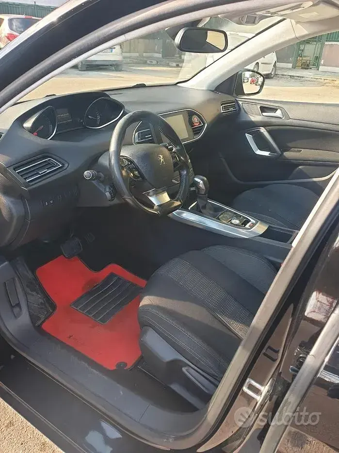 Usata Peugeot 308 SW Allure 120 CV (88 kW) 2015 Nero Station wagon