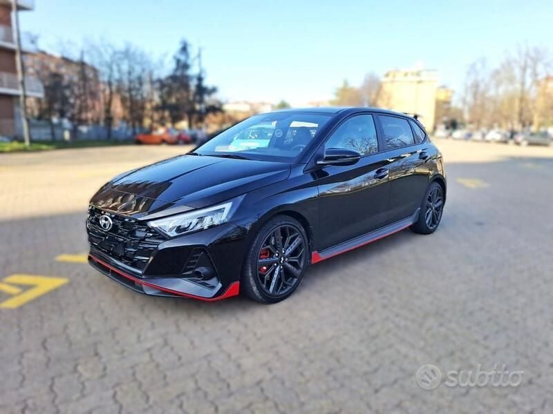 Nero Usata 2024 Hyundai i20 N Performance Tre volumi | 29.500 € (Buon prezzo) - Immagine 1/4