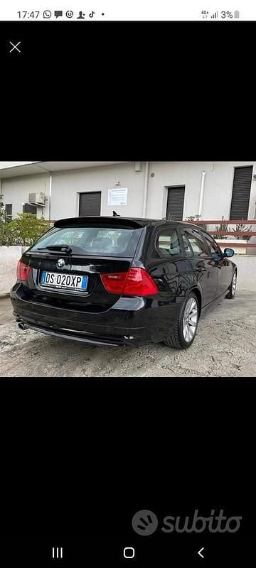 Begagnad BMW 318 143 HK (105 kW) 2008 Svart Kombi