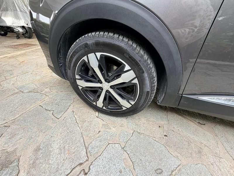 Grigio Usata 2023 Peugeot 3008 Allure SUV | 22.000 € (Ottimo prezzo) - Immagine 1/4