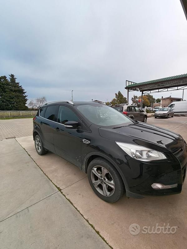 Usata Ford Kuga Titanium 140 CV (102 kW) 2014 Nero SUV