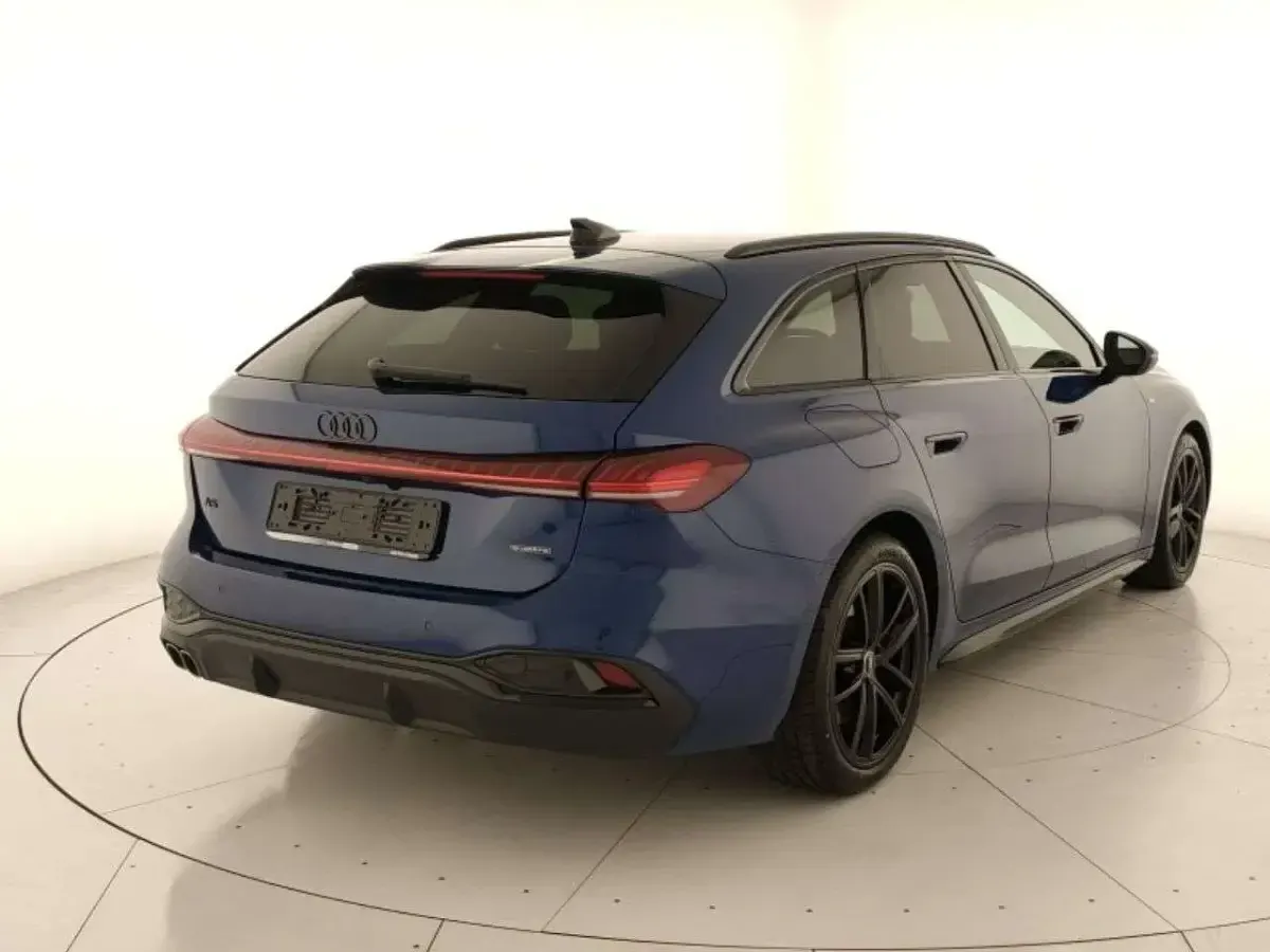 Nuova Audi A5 S-Line 204 CV (150 kW) 2025 Nero metallizzato Station wagon