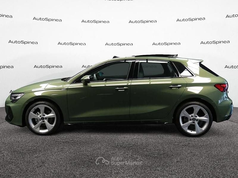 Nuova Audi A3 S-Line 150 CV (110 kW) 2026 Verde Berlina
