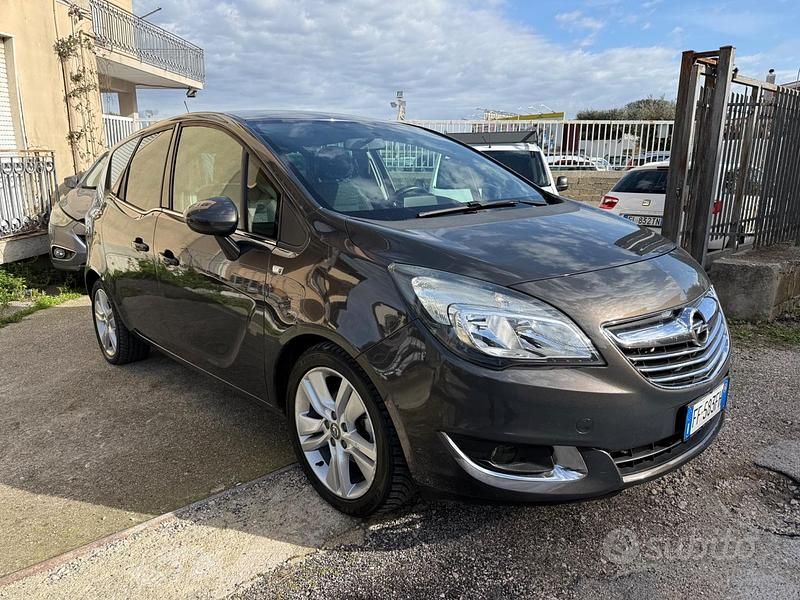 Usata Opel Meriva Cosmo 120 CV (88 kW) 2016 Grigio Monovolume