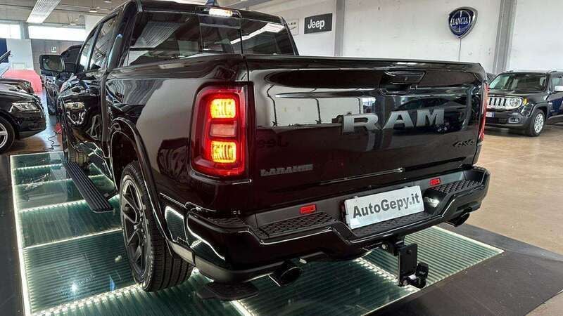 Usata Dodge Ram 420 CV (308 kW) 2024 Nero Pick-up