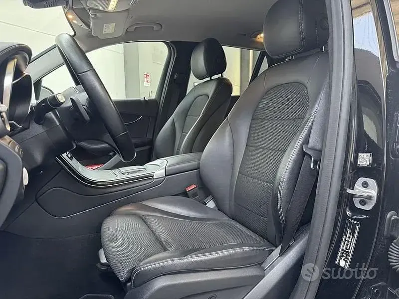 Usata Mercedes GLC200 163 CV (119 kW) 2022 Nero SUV