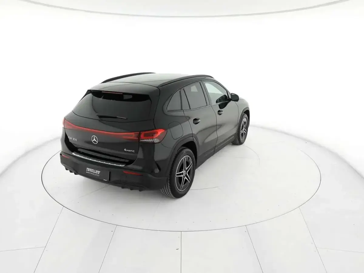 Usata Mercedes EQA300 Premium 167 kW (228 CV) 2023 Nero SUV