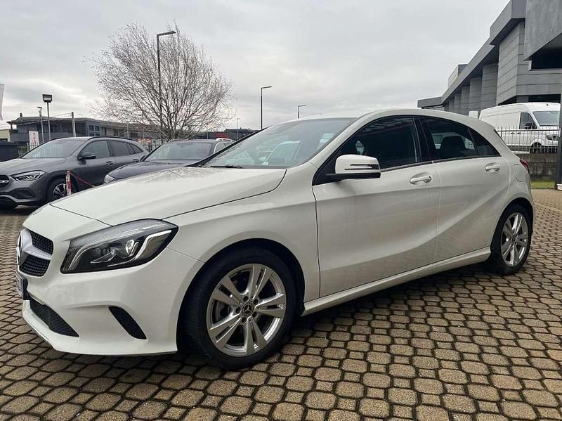 Usata Mercedes A180 109 CV (80 kW) 2016 Bianco Berlina