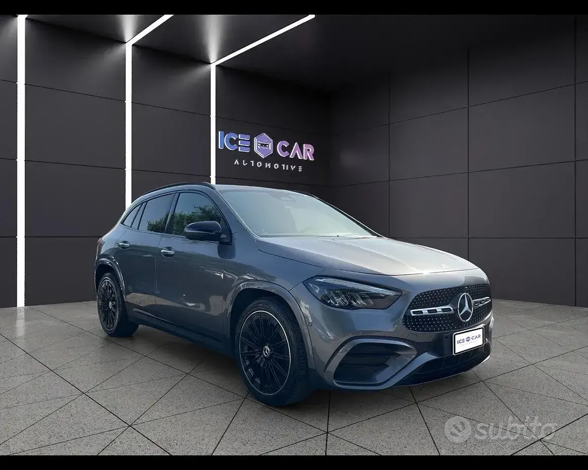 Usata Mercedes GLA200 AMG line 150 CV (110 kW) 2024 Grigio SUV