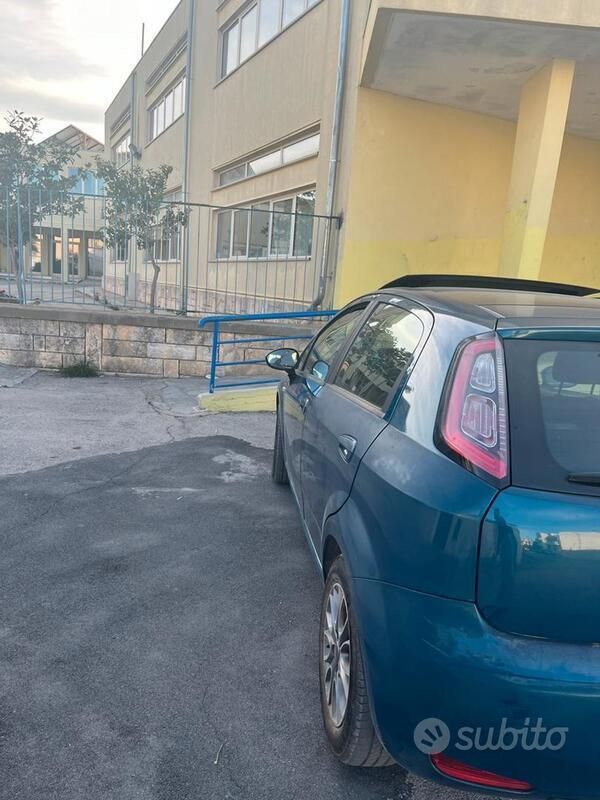Usata Fiat Punto 75 CV (55 kW) 2012 Utilitaria