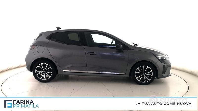 Usata Renault Clio V Techno 91 CV (66 kW) 2024 Grigio Berlina