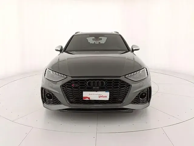 Käytetty Audi RS4 Ambiente 450 HP (330 kW) 2024 Harmaa Farmari