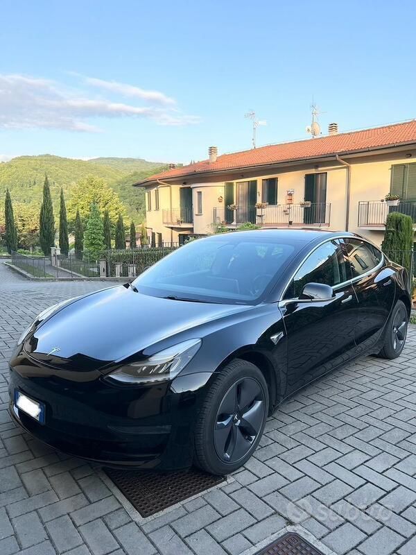 Usata Tesla Model 3 Long Range AWD 366 kW (498 CV) 2020 Nero Berlina
