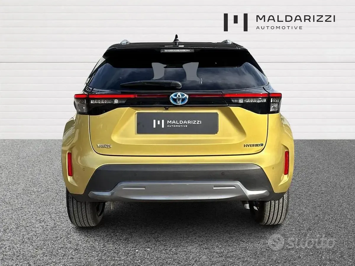 Usata Toyota Yaris Cross 116 CV (85 kW) 2022 Giallo SUV
