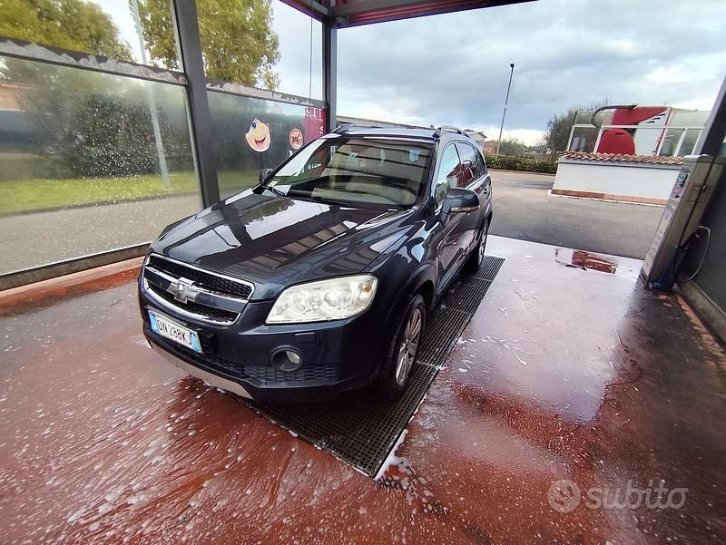 Usata Chevrolet Captiva 2008 Blu SUV