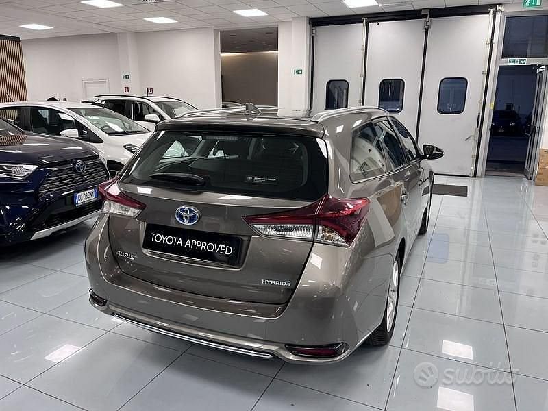 Usata Toyota Auris Touring Sports Active 136 CV (100 kW) 2019 Grigio Station wagon
