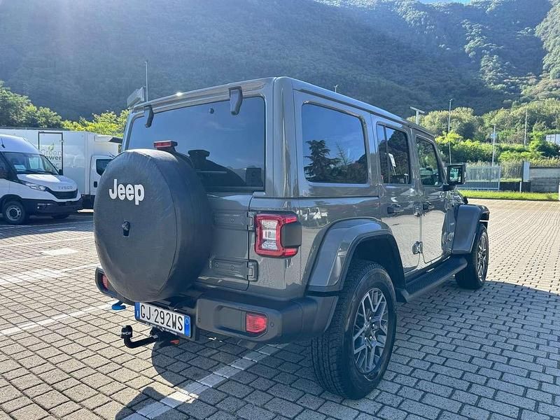 Occasion Jeep Wrangler Sahara 272 PK (200 kW) 2022 Grijs SUV