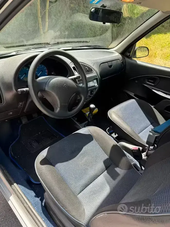 Usata Citroën Saxo 60 CV (44 kW) 2002 Grigio Utilitaria